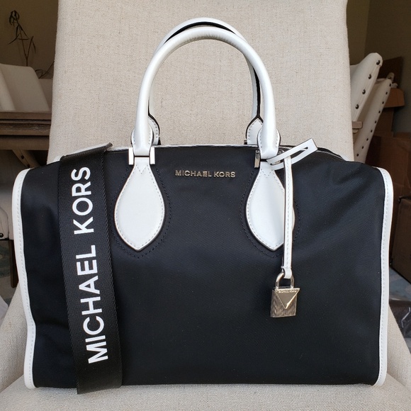 michael kors connie duffle bag
